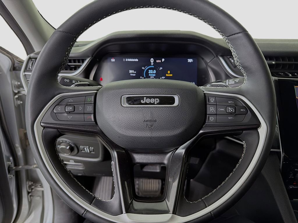 Used 2023 Jeep Grand Cherokee L Laredo w/ Luxury Tech Group I RWD image 13