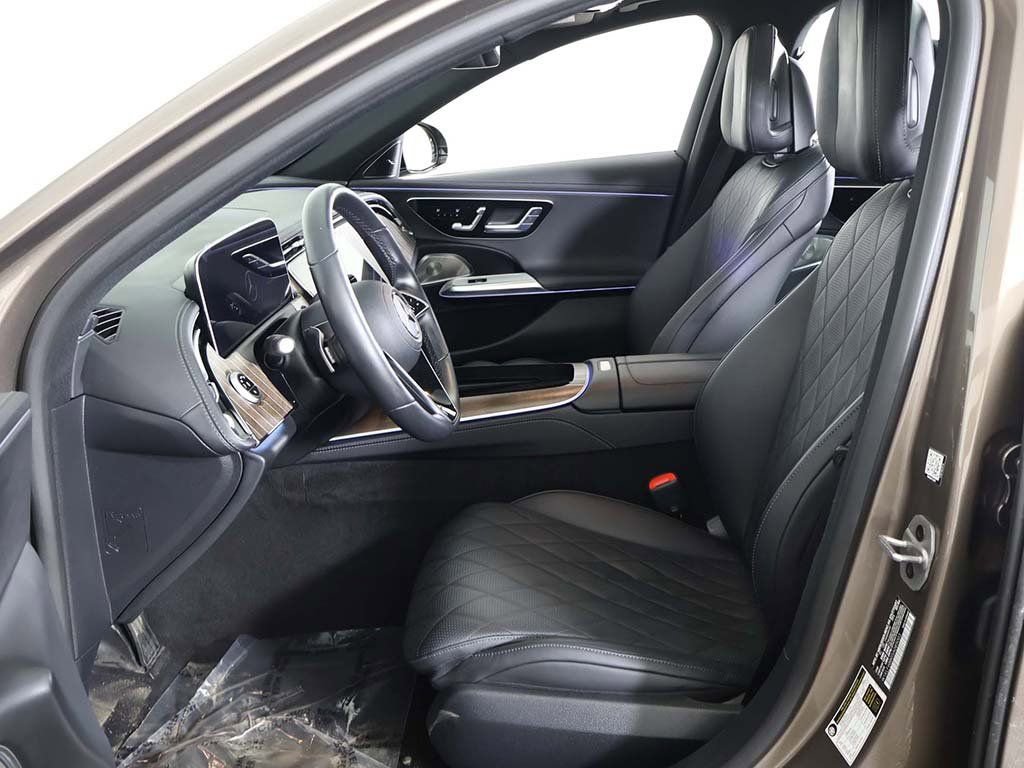 Used 2025 Mercedes-Benz E 450 4MATIC Sedan w/ Multicontour Seating Package image 34