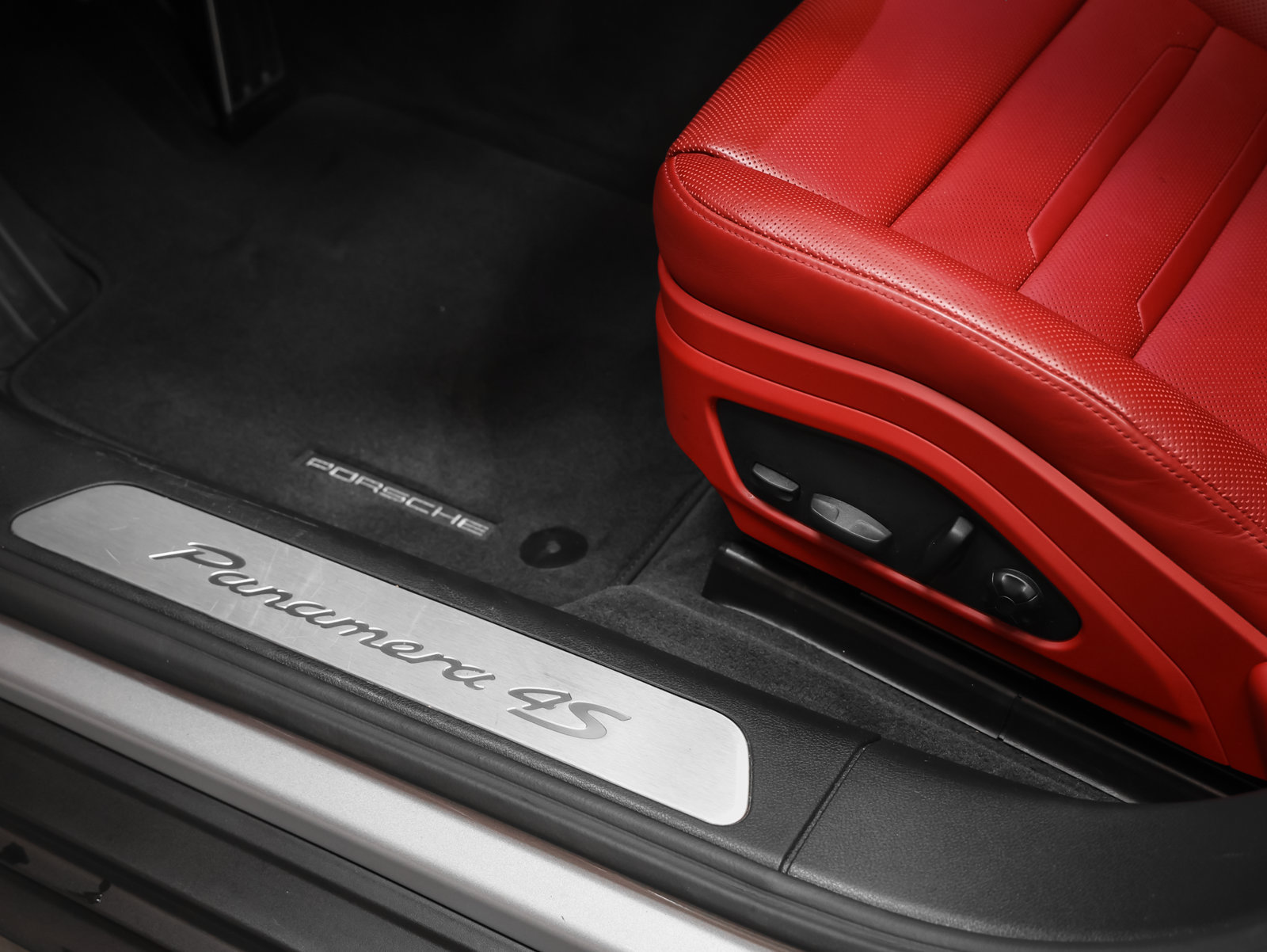 Certified 2023 Porsche Panamera 4S w/ Premium Package AWD/4WD image 29