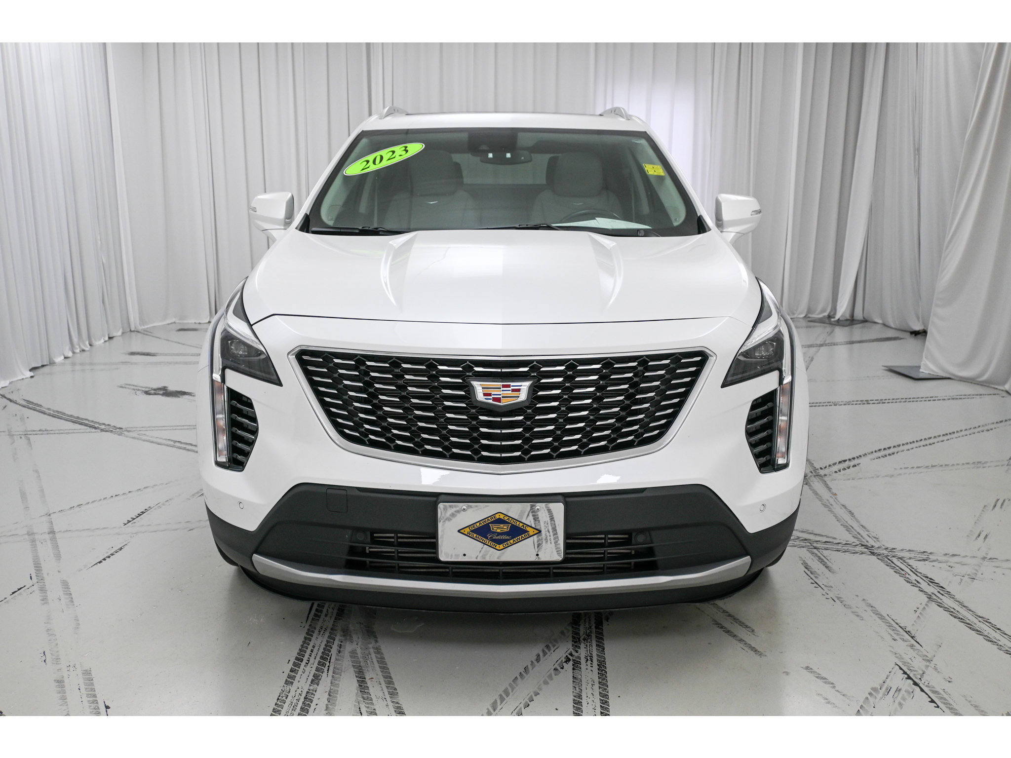 Used 2023 Cadillac XT4 Premium Luxury w/ Cold Weather Package FWD image 3