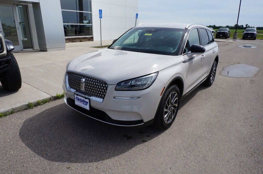 Used 2021 Lincoln Corsair AWD w/ Equipment Group 101A image 6