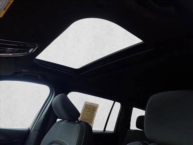 Used 2024 Jeep Grand Cherokee L Laredo image 14