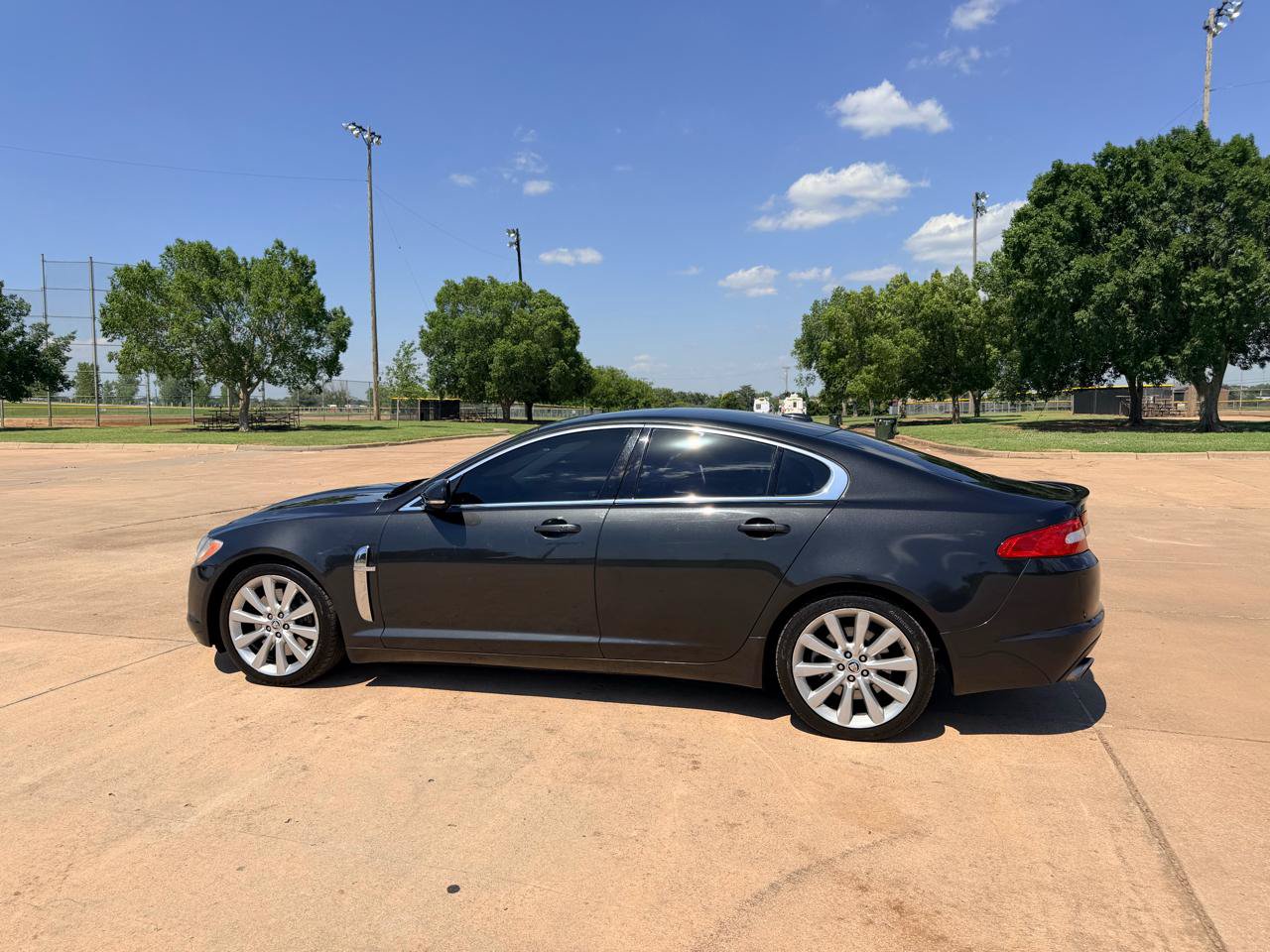 Used 2011 Jaguar XF Portfolio RWD image 7