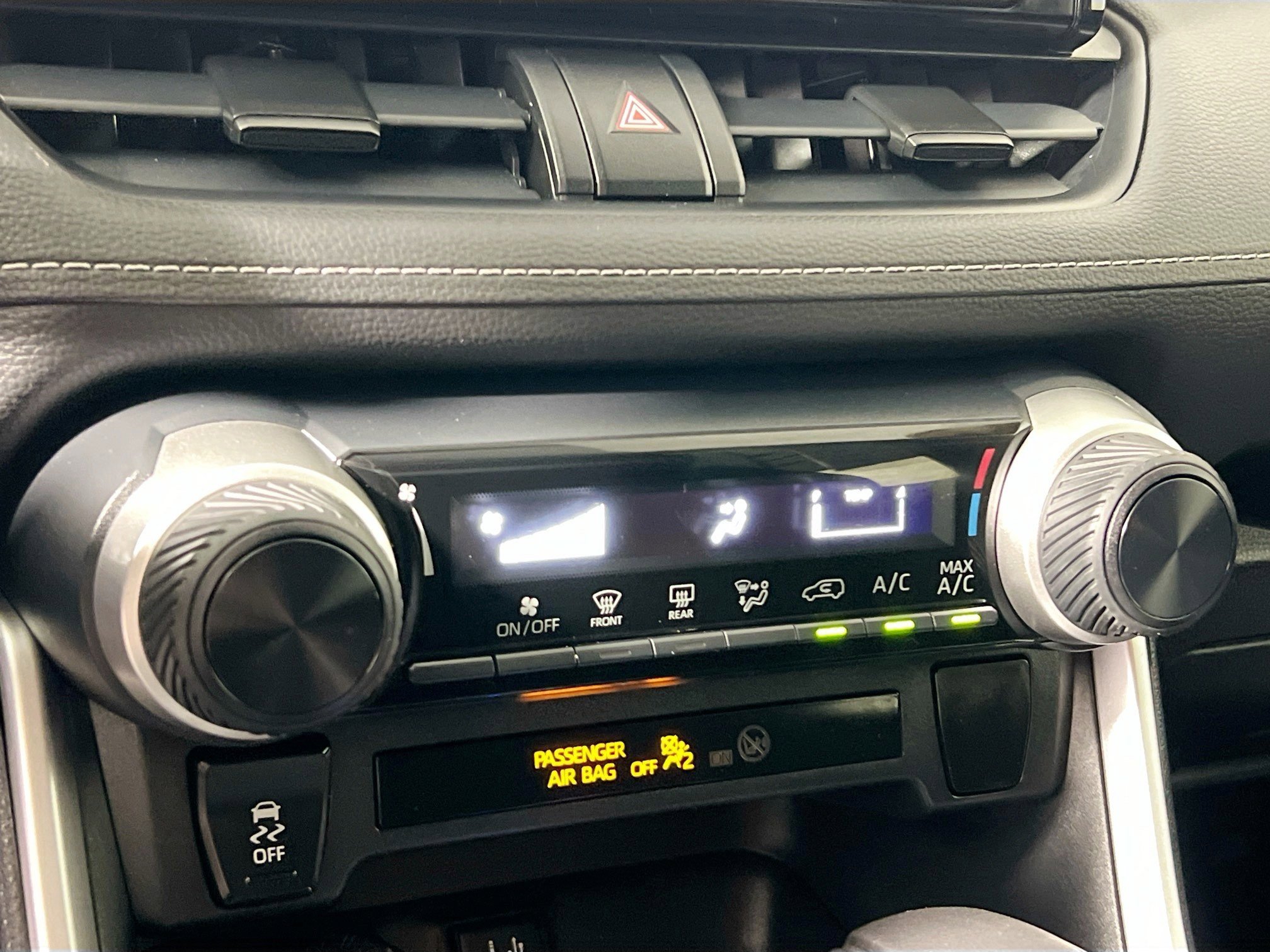 Used 2019 Toyota RAV4 LE FWD image 26