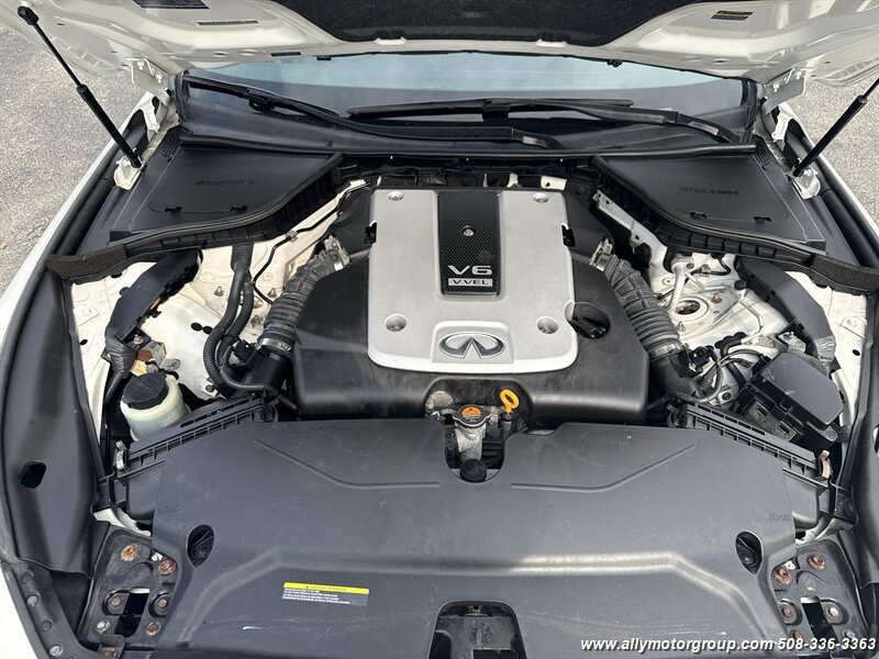 Used 2015 INFINITI Q50 Premium w/ All Weather Package AWD/4WD image 12
