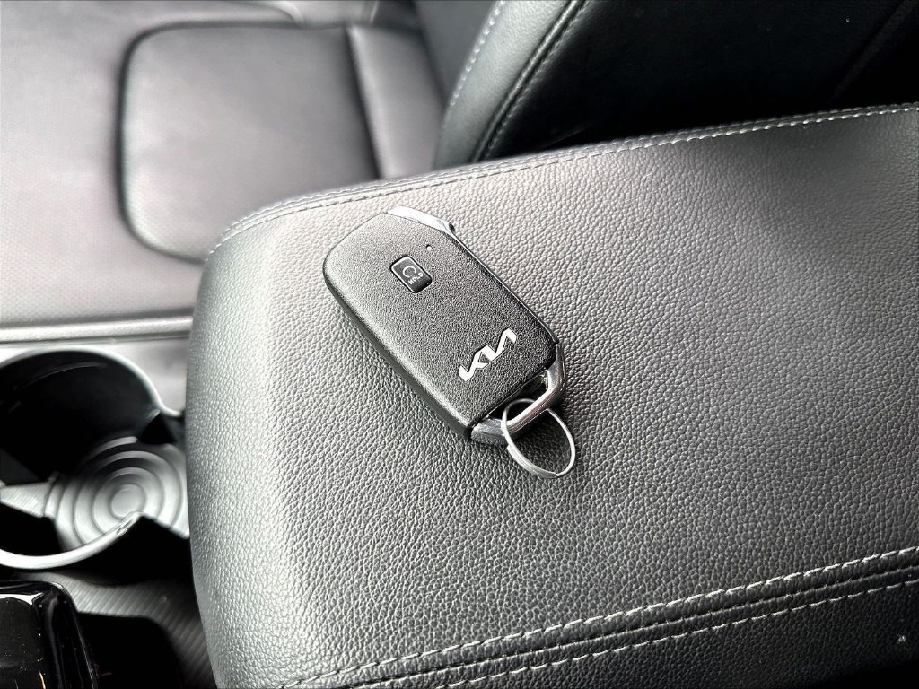 Used 2023 Kia Sportage EX AWD/4WD image 37