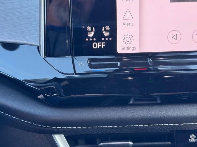 Used 2024 Volkswagen Atlas Cross Sport SE image 28