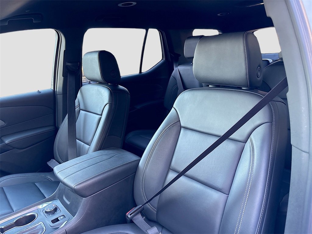 Used 2023 Chevrolet Traverse LT image 20