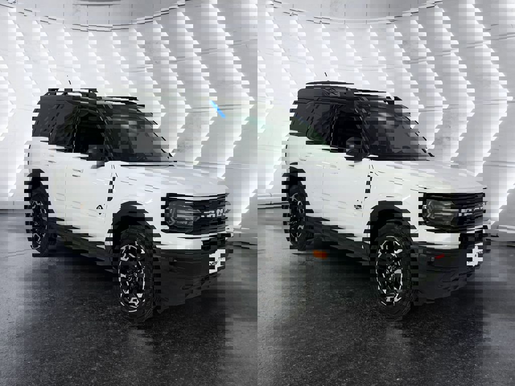 Used 2024 Ford Bronco Sport Outer Banks w/ Tech Package image 1