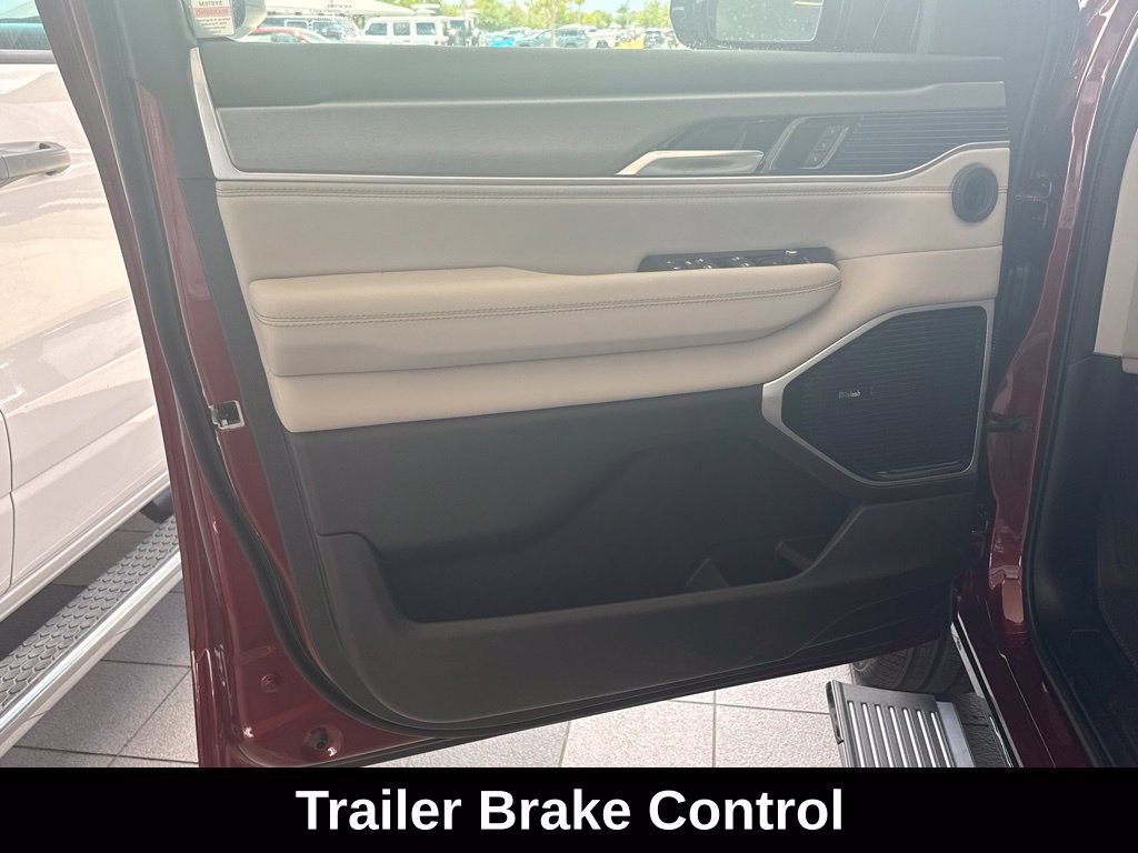 New 2026 Jeep Grand Wagoneer L Limited AWD/4WD image 33