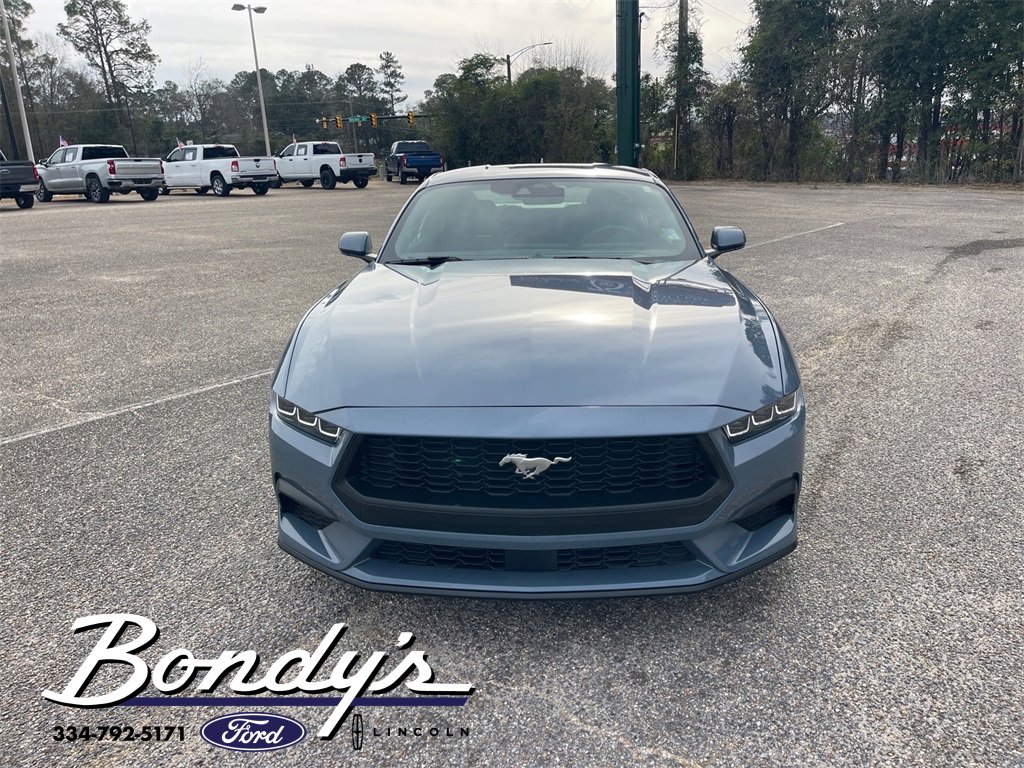 Used 2024 Ford Mustang Coupe image 3