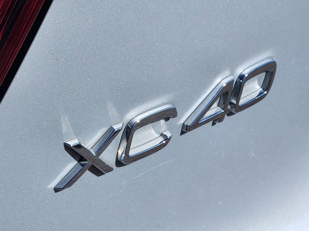 Used 2023 Volvo XC40 B5 Plus w/ Climate Package image 31