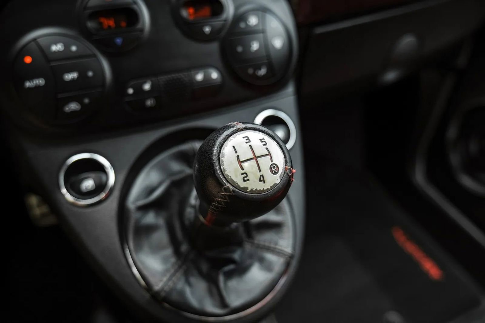 Used 2013 FIAT 500 Abarth w/ Comfort/Convenience Group image 26