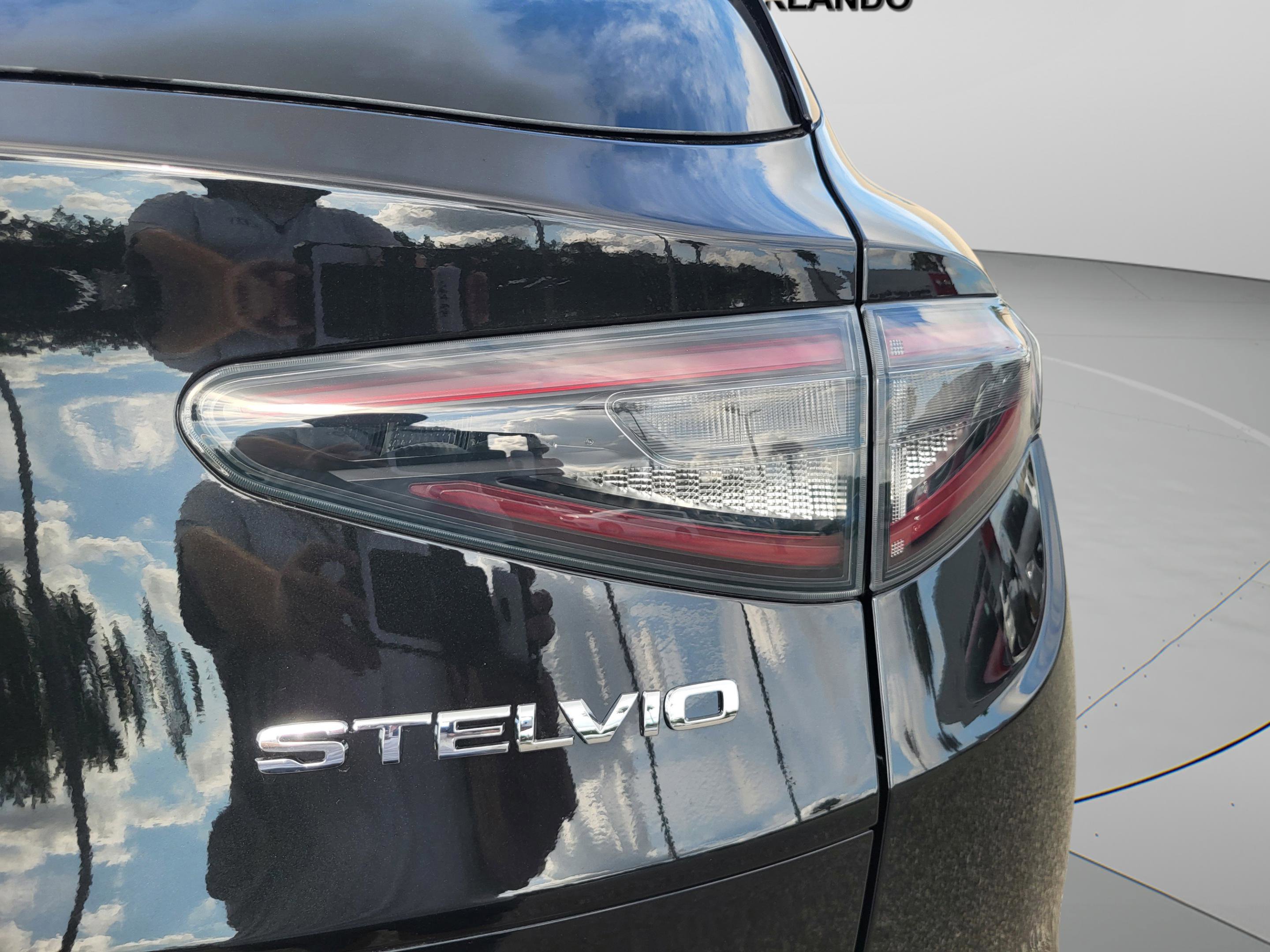 New 2025 Alfa Romeo Stelvio Sprint image 21