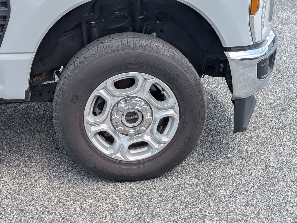 Used 2025 Ford F250 XLT AWD/4WD image 11