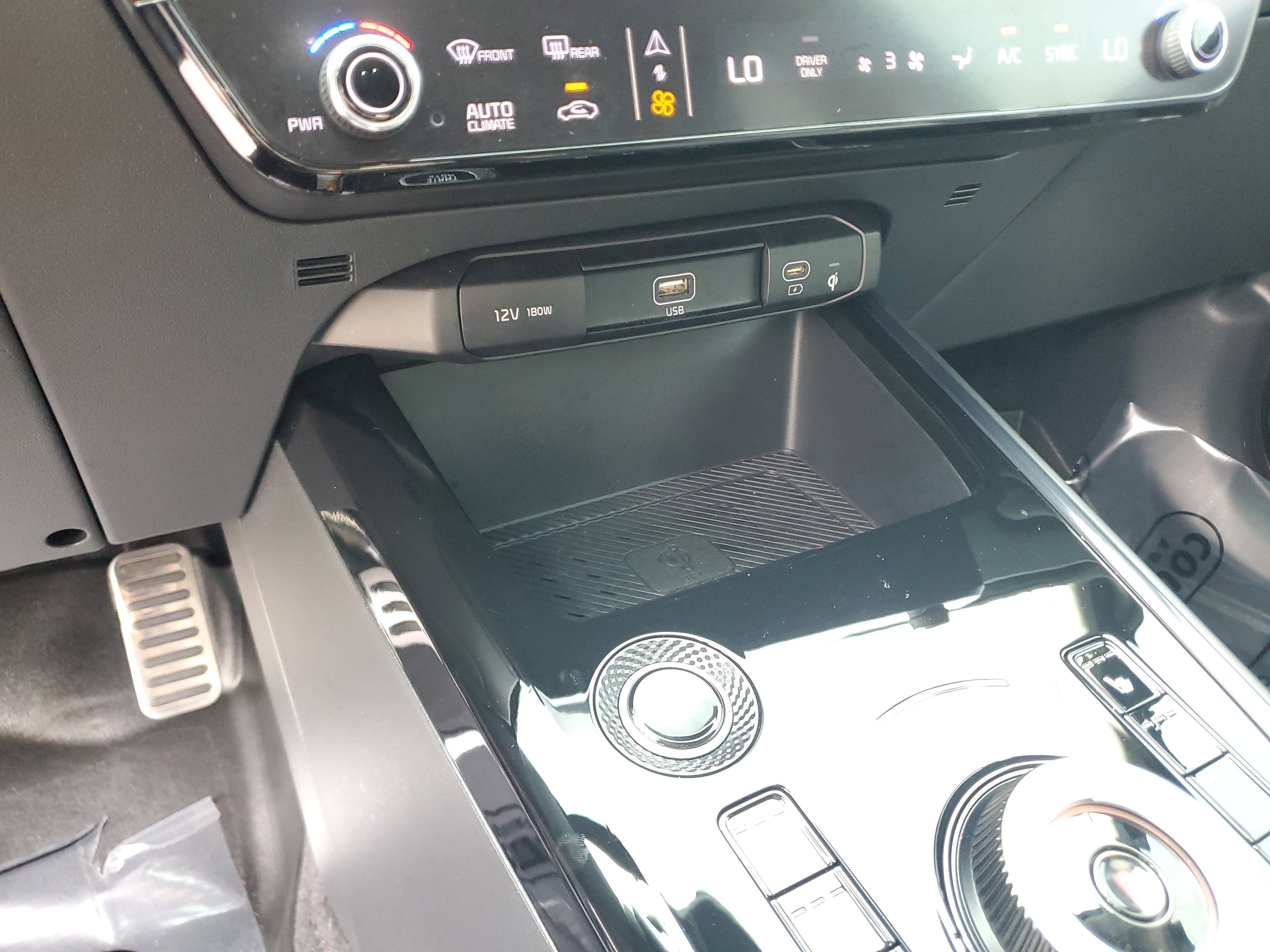 Certified 2024 Kia Niro SX Touring image 25