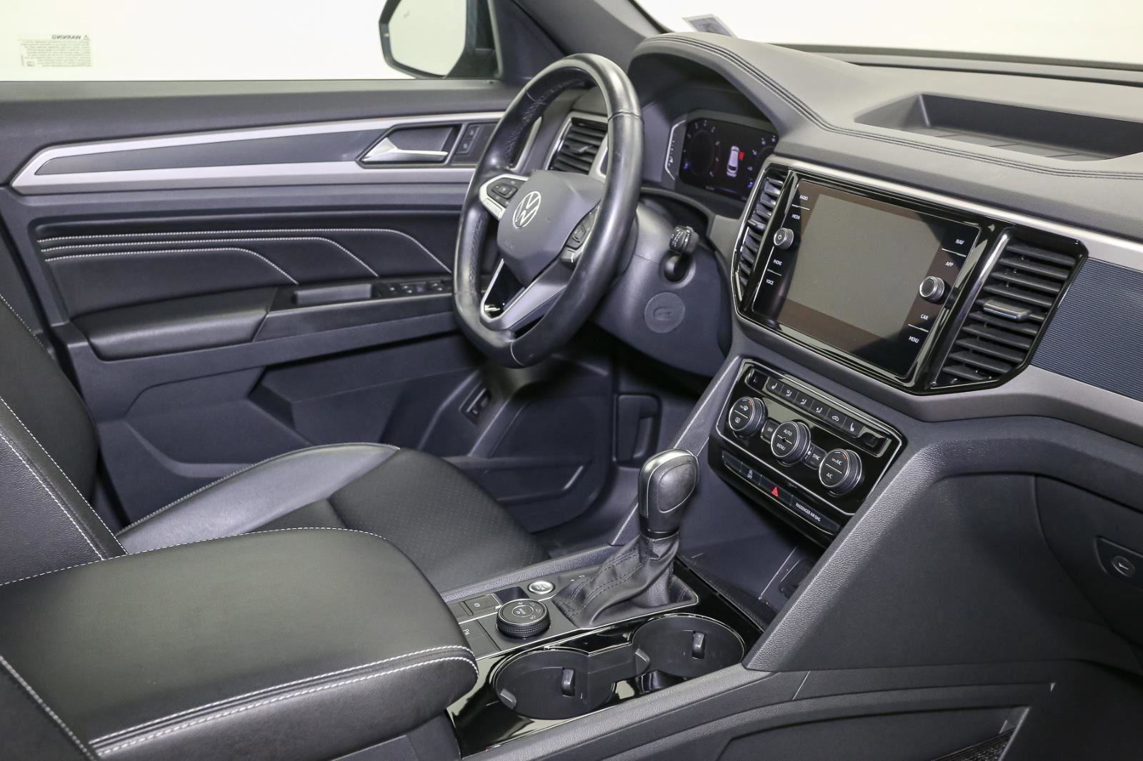 Certified 2020 Volkswagen Atlas Cross Sport SEL image 21