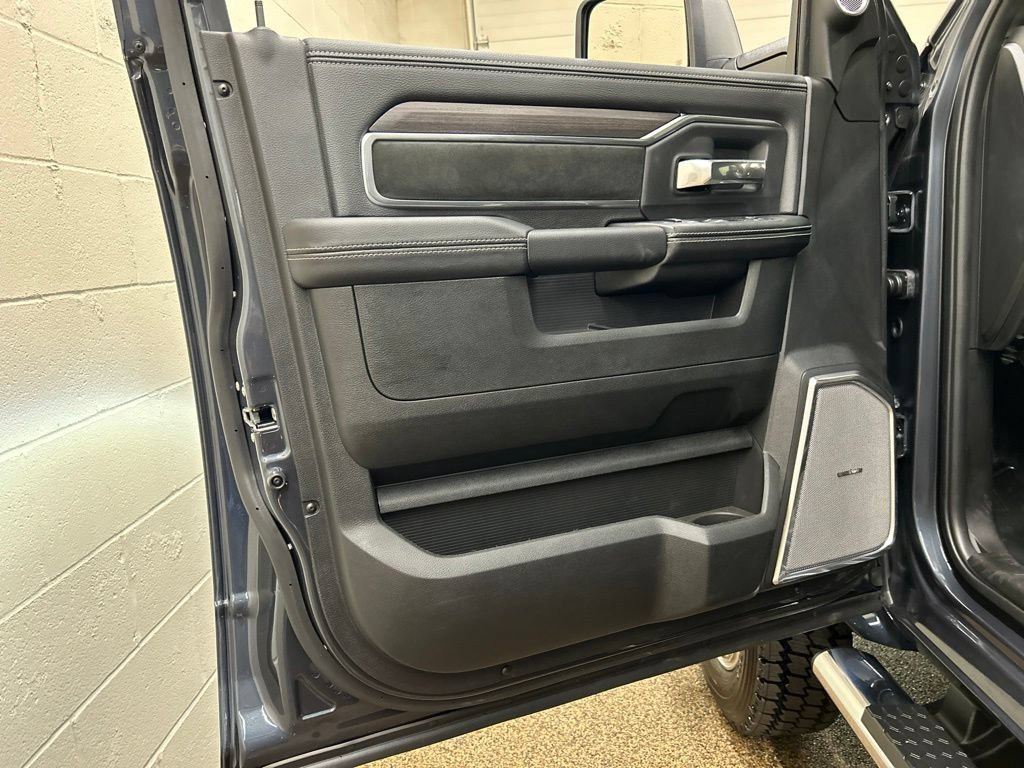 New 2026 RAM 4500 4x4 Crew Cab DRW w/ Laramie Trim Package image 13