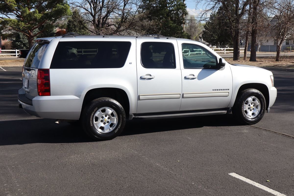 Used 2013 Chevrolet Suburban LT image 4