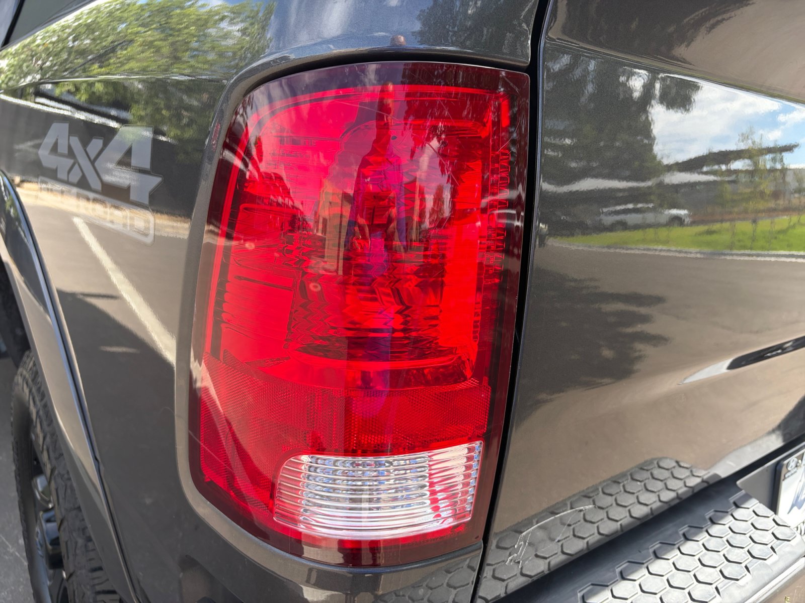 Used 2018 RAM 2500 Big Horn w/ Sport Appearance Group AWD/4WD image 31