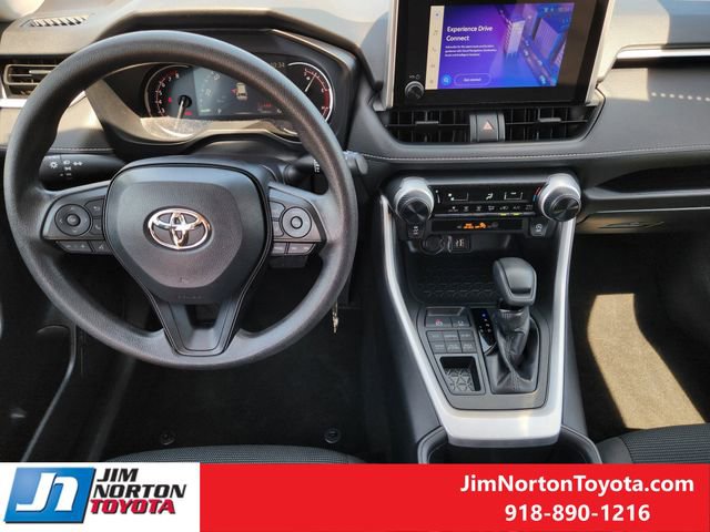 Used 2025 Toyota RAV4 LE AWD/4WD image 27