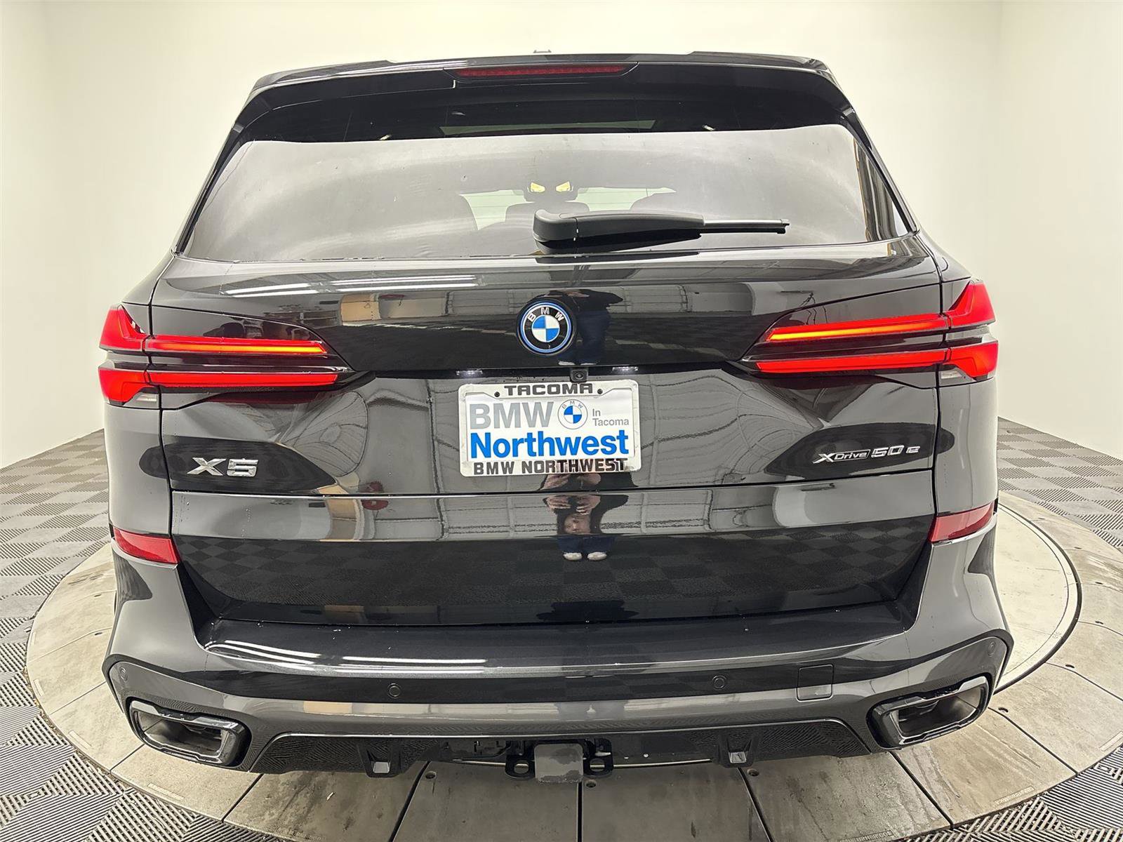 New 2026 BMW X5 xDrive50e w/ M Sport Package image 15