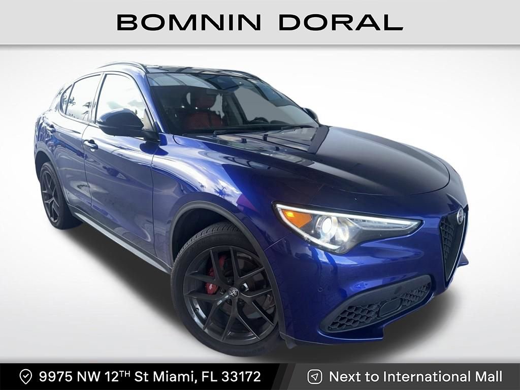 Used 2020 Alfa Romeo Stelvio w/ Nero Edizione