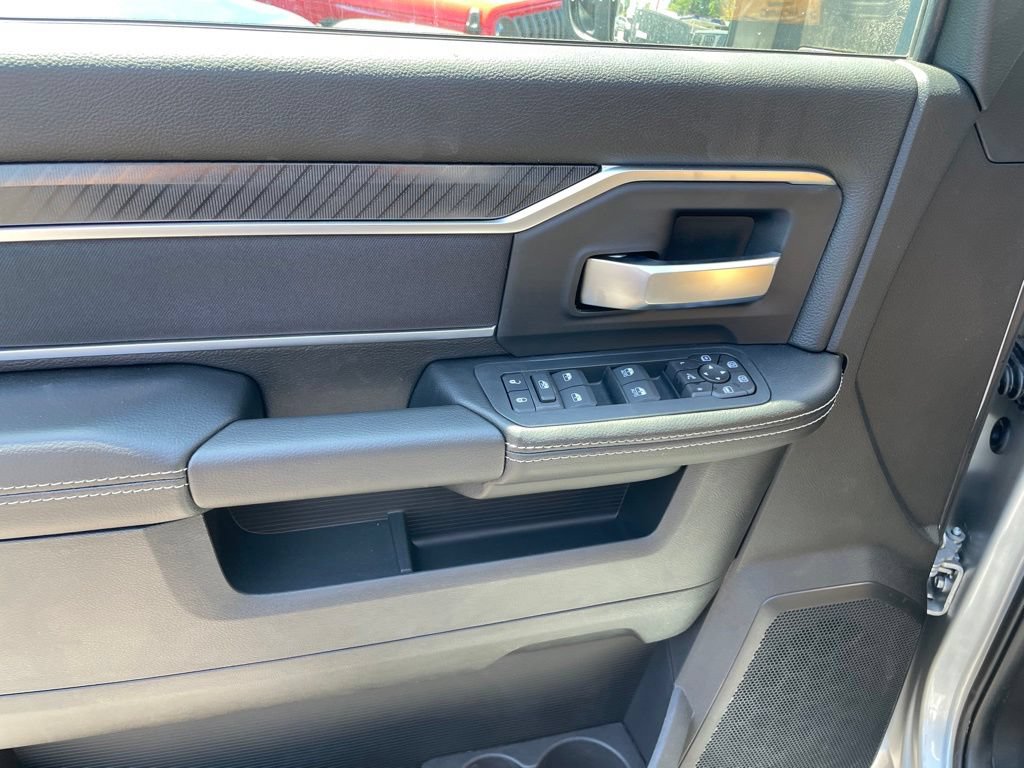 New 2026 RAM 3500 Big Horn AWD/4WD image 7