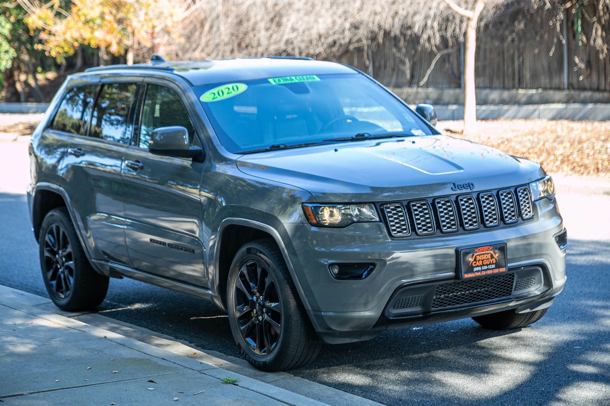 Used 2020 Jeep Grand Cherokee Altitude image 3