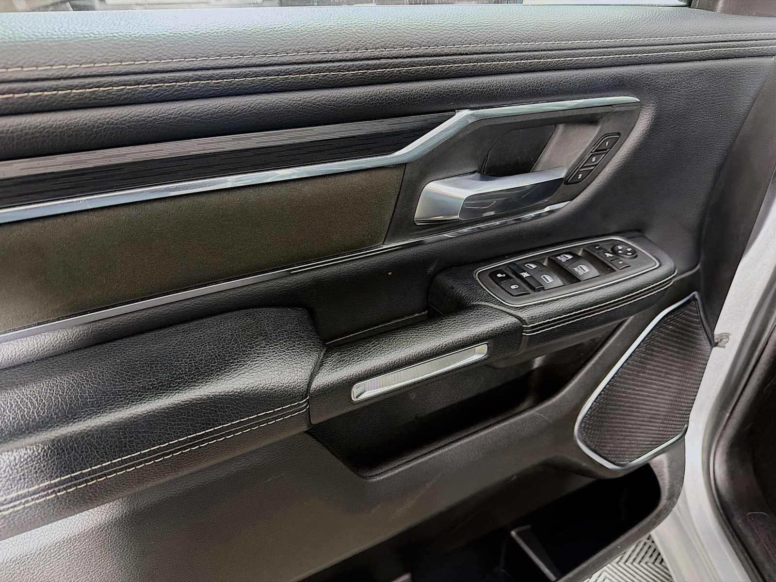 Used 2024 RAM 1500 Laramie RWD image 16