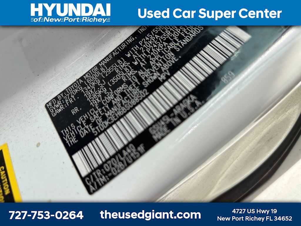 Used 2011 Toyota Highlander Limited w/ Tow Pkg image 15