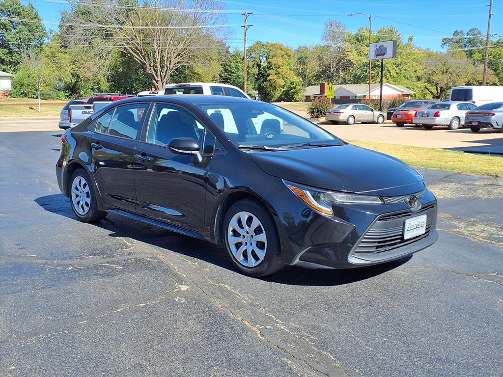 Used 2024 Toyota Corolla LE image 1