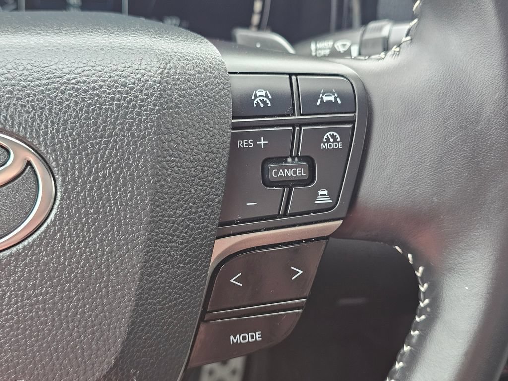 Used 2025 Toyota Camry SE FWD image 25