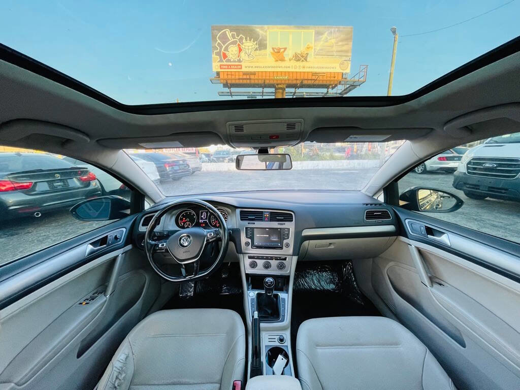 Used 2017 Volkswagen Golf Wolfsburg Edition image 16