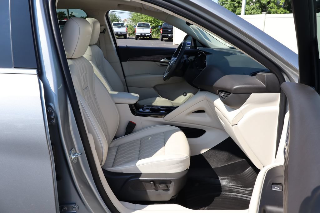 Used 2023 Buick Envision Avenir AWD/4WD image 33