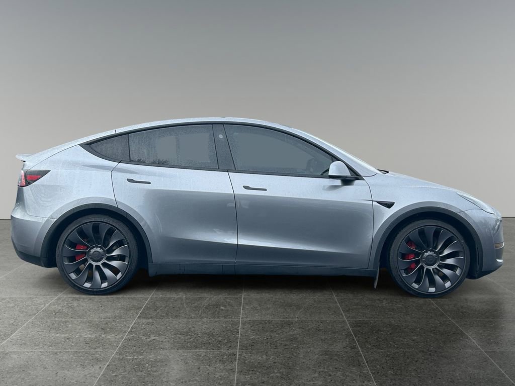 Used 2025 Tesla Model Y Performance image 8