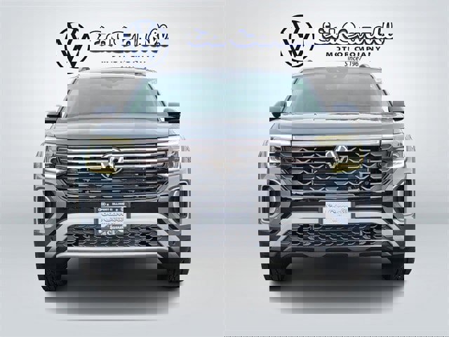 New 2026 Volkswagen Atlas Peak Edition image 2