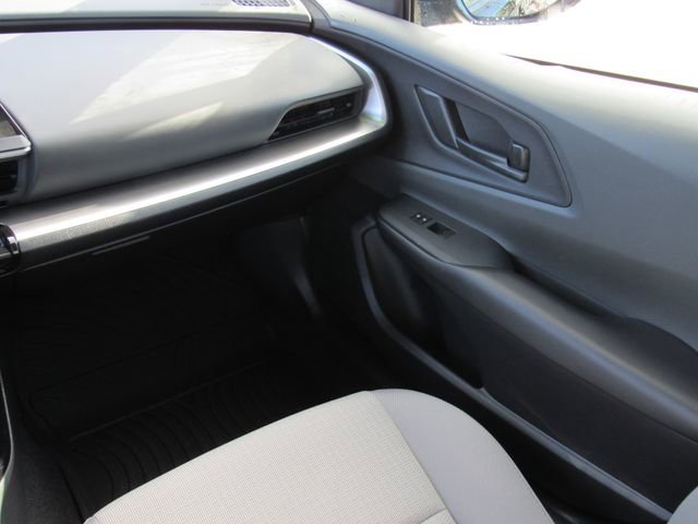 Used 2023 Toyota Prius LE image 18