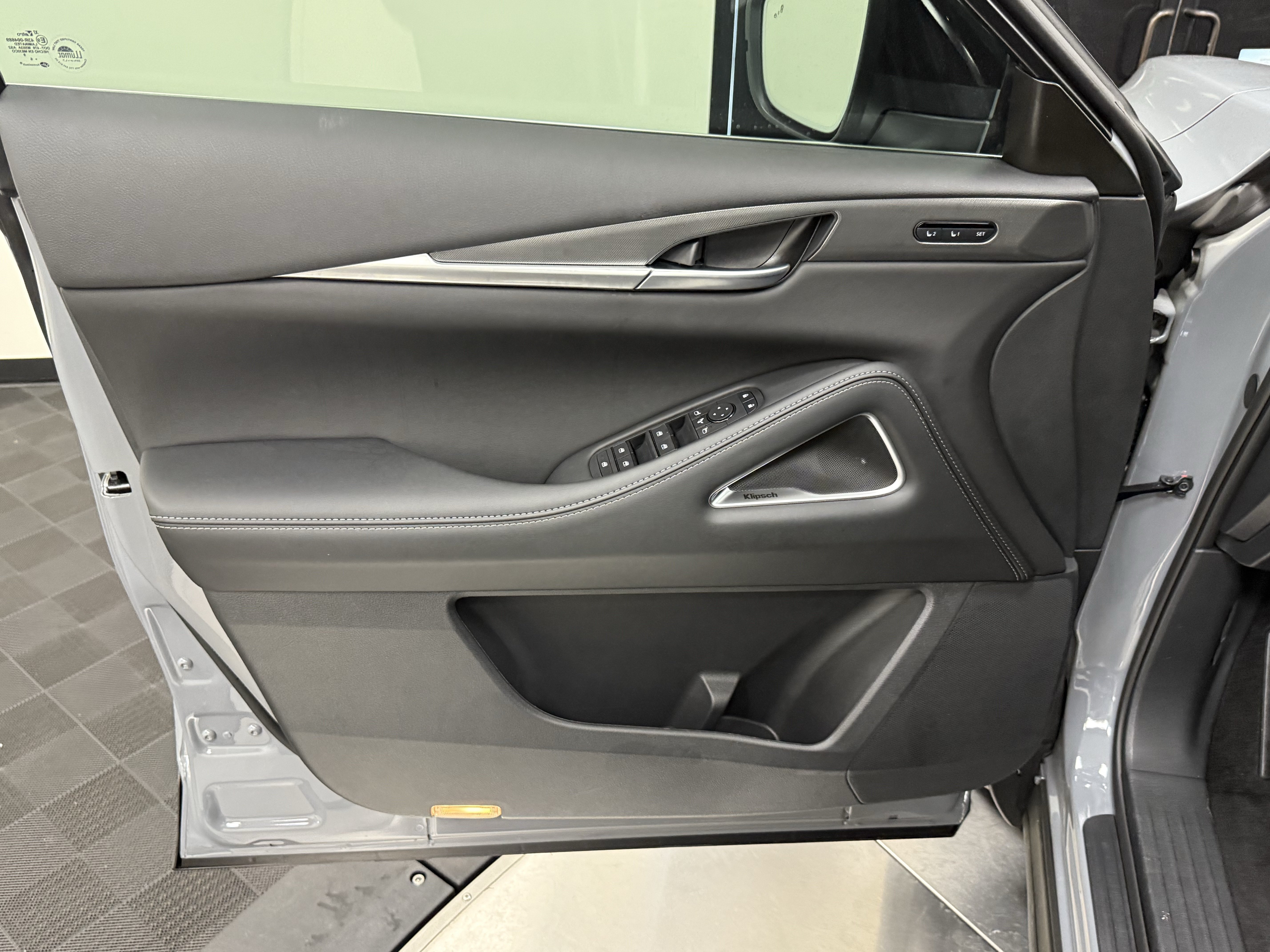 Certified 2027 INFINITI QX60 Luxe w/ Cargo Package FWD image 8