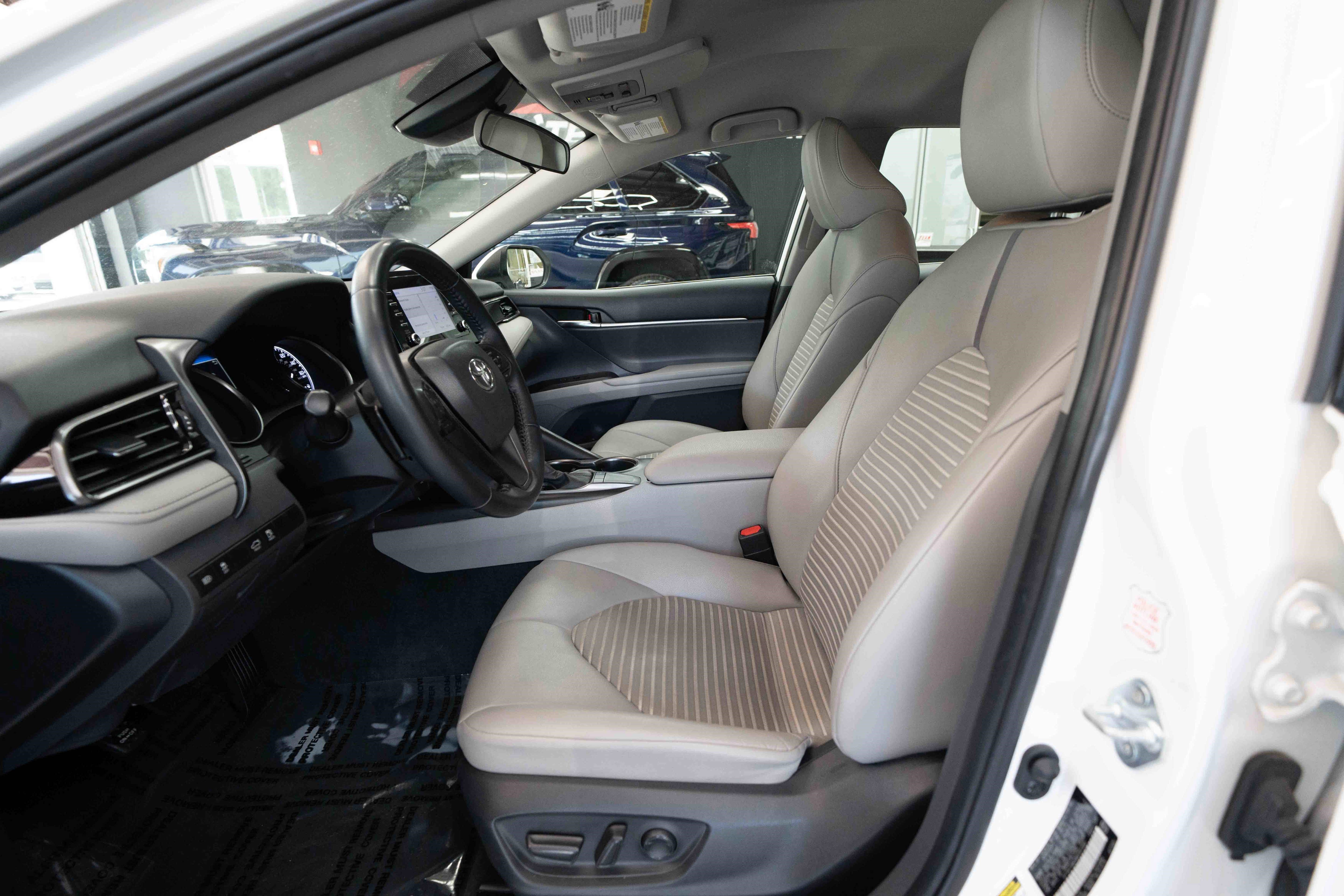 Used 2022 Toyota Camry SE FWD image 9