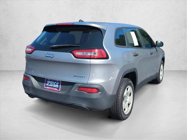 Used 2016 Jeep Cherokee Sport FWD image 6