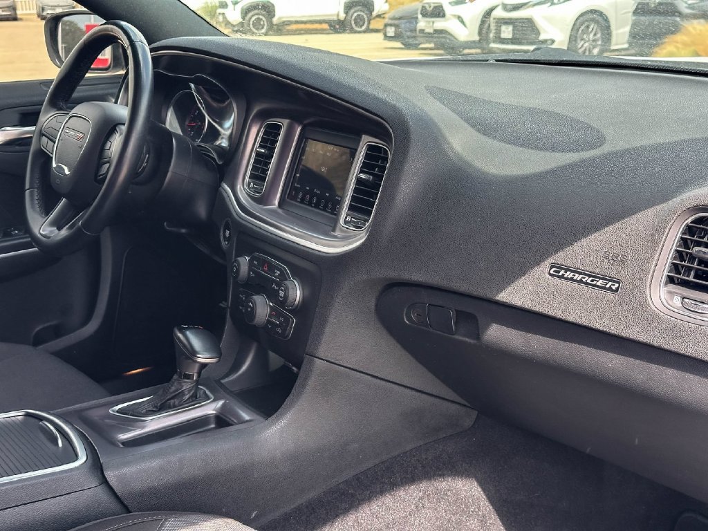 Used 2020 Dodge Charger SXT RWD image 21