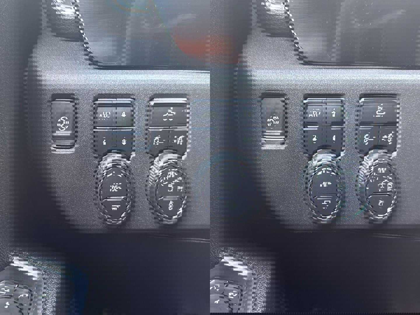 Used 2024 Chevrolet Silverado 1500 LT Trail Boss w/ Protection Package image 18