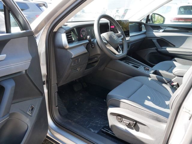 New 2025 Volkswagen Tiguan SE image 7