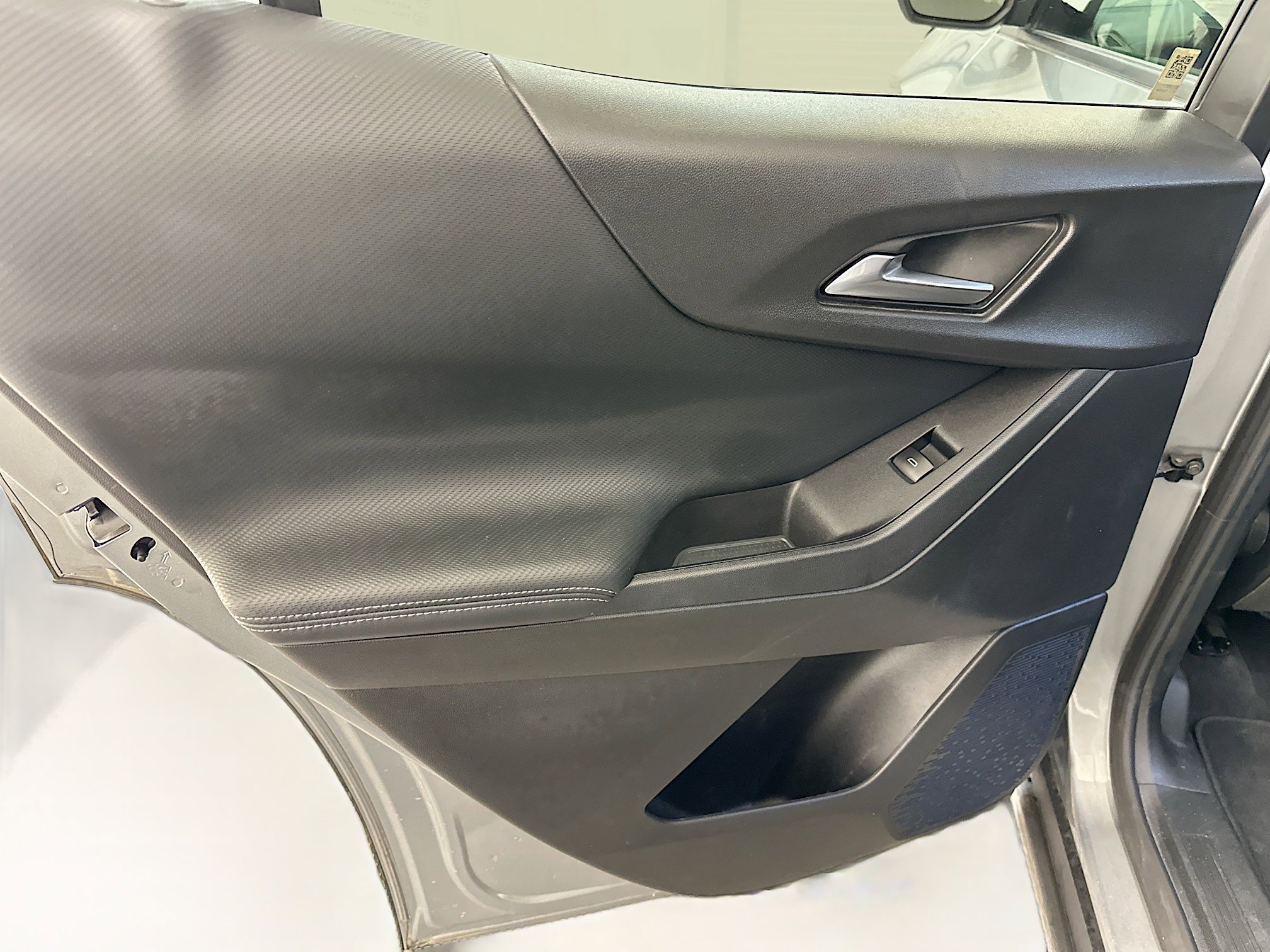 Used 2025 Chevrolet Equinox LT image 27