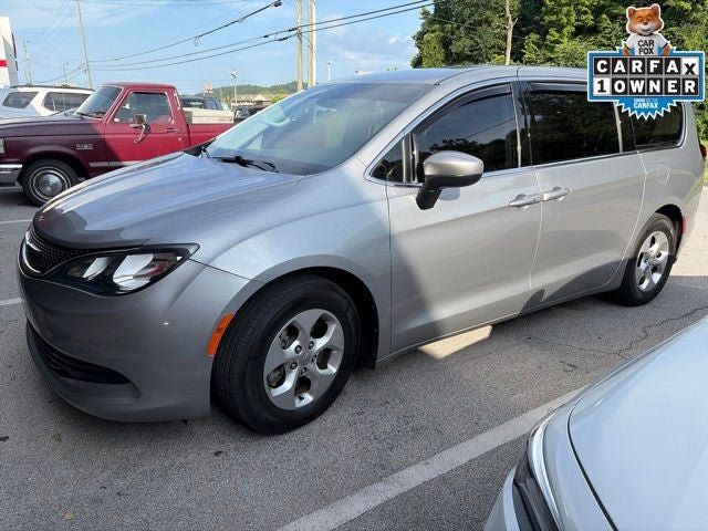 Used 2017 Chrysler Pacifica LX w/ Tire & Wheel Group FWD image 1