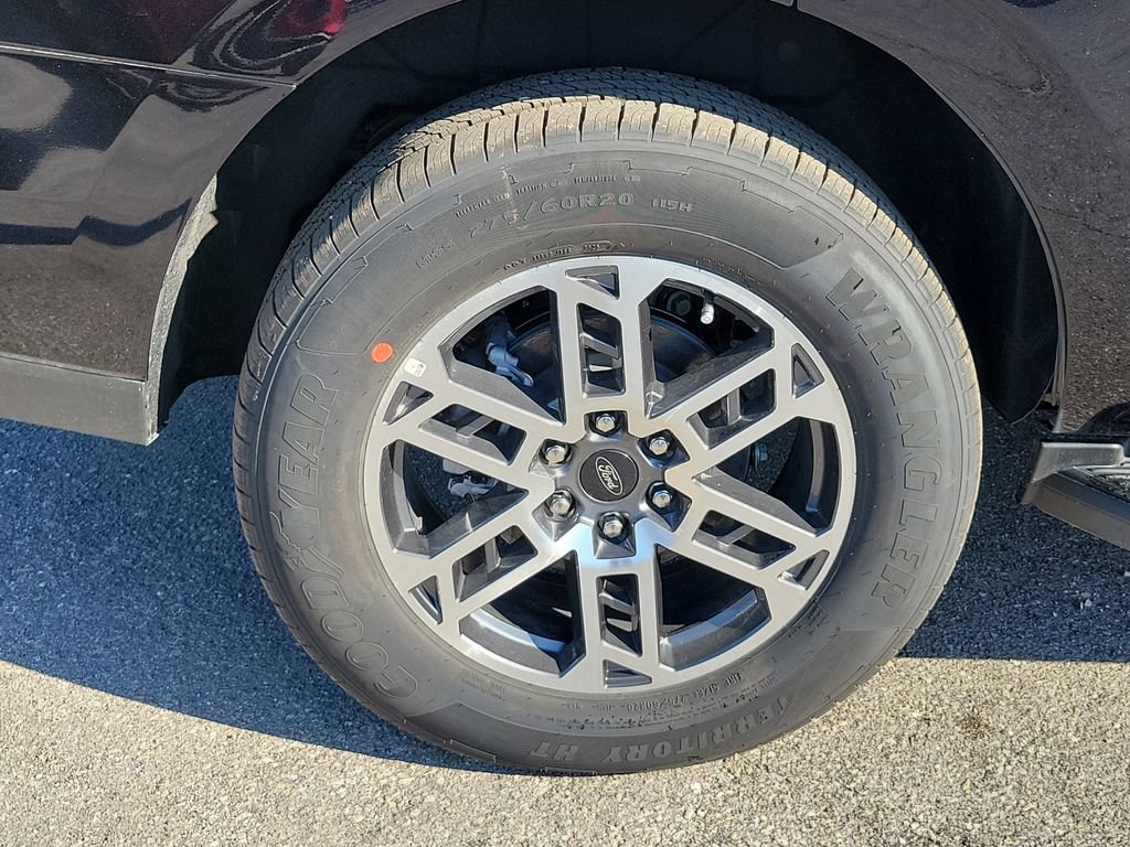 New 2025 Ford Expedition Active RWD image 5