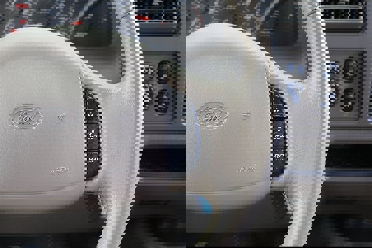 Used 2001 Ford Excursion Limited image 73