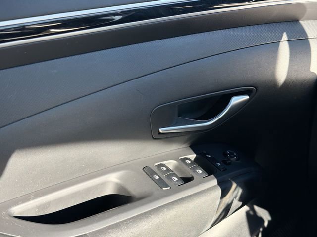Used 2023 Hyundai Tucson SE image 17