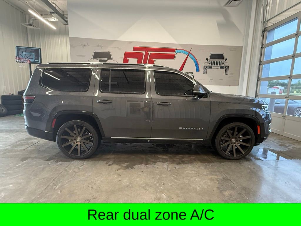 Used 2022 Jeep Wagoneer Series III AWD/4WD image 5